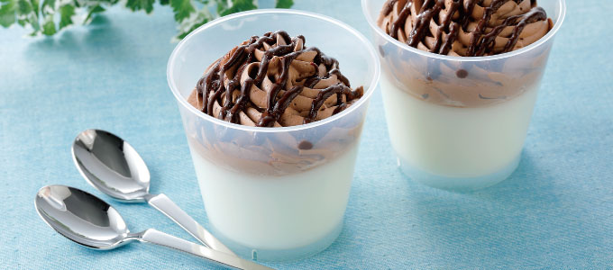 豊富牛乳プリン（チョコソース）