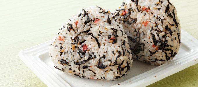 梅ひじきおむすび<br>大きな梅ひじきおむすび